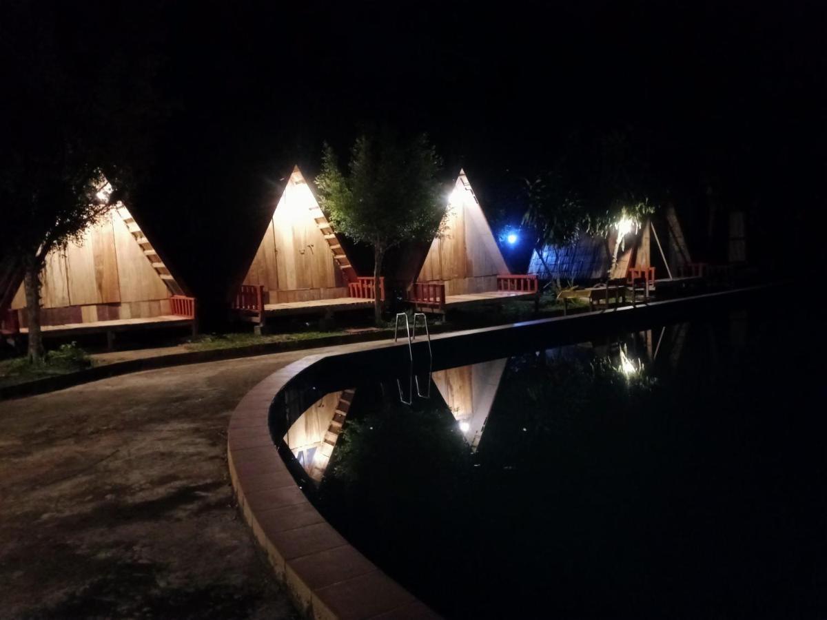 Готель Nongkhiaw Campingsite Swimming Pool Ban Phathok Екстер'єр фото